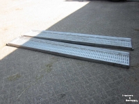 Autres matériel et accessoires de transport et industriels  Aluminium op rijplaat
