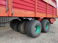 Autochargeuse Kverneland TA465 opraapwagen