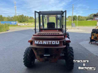 Charriot tous terrains à mât Manitou M 426