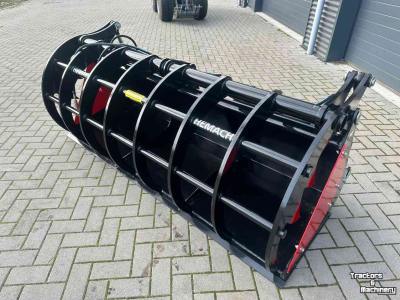 Benne à grappin / Fourche à grappin Hemach Silagegrijper / Pelikaanbak  Giant aankoppeling