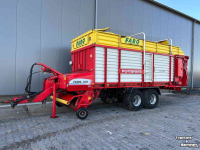 Autochargeuse Pottinger Pöttinger Faro 4000D met Afvoerbandje.