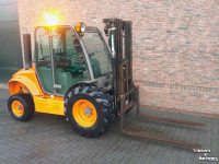Charriot tous terrains à mât  Boomteelt Heftrucks
