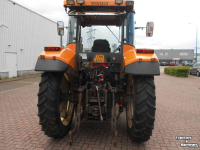 Tracteur Renault ares 550