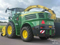 Ensileuse automotrice John Deere 8400 HAKSELAAR
