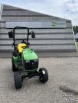Tracteur pour vignes et vergers John Deere 2026R
