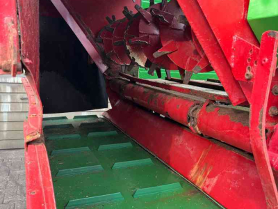 Remorque distributrice Strautmann FWH 140 H