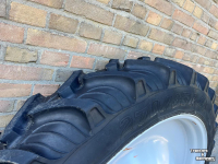 Roues, Pneus, Jantes, Barillets Jumelage Taurus 270/95R46