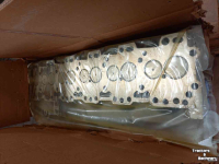 Nouvelles pièces diverse Cummins nieuwe cilinder koppen 4 en 6 cil