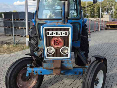Tracteur Ford 5600 supercab
