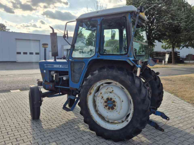 Tracteur Ford 5600 supercab