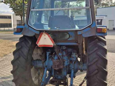 Tracteur Ford 5600 supercab