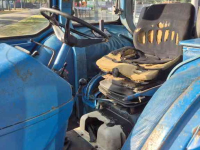 Tracteur Ford 5600 supercab
