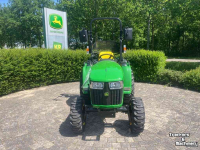 Tracteur pour vignes et vergers John Deere 3038E