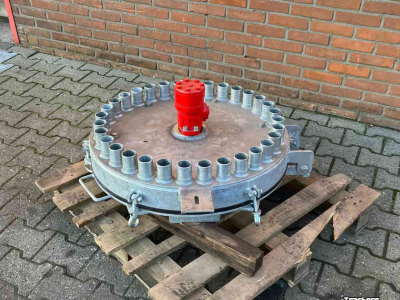 Autres machines à fumier et accessoires  Mestverdeler, verdeelmolen 32 uitlopen