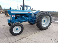 Tracteur Ford 5000
