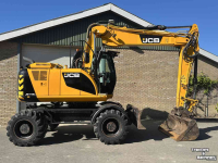 Pelles sur pneus JCB JS145W