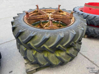 Roues, Pneus, Jantes, Barillets Jumelage  Dubbellucht 13.6 R38    5 ster molcon