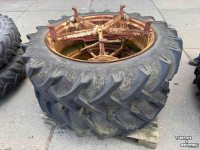 Roues, Pneus, Jantes, Barillets Jumelage  Dubbellucht 13.6 R38    5 ster molcon