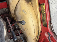 Tracteur International 585 xl