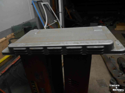 Pièces d‘occasion pour tracteurs Massey Ferguson 675/690/698/699