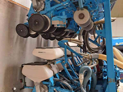Semoir Monosem Maïszaaimachine NG4 Plus 12 rijen
