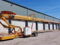Elevateur répartiteur télescopique Breston ZT18-80L Breston Hallenvuller / Boxenvuller