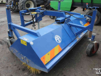 Balayeur AP VHZ2750 HH LW3 veegmachine rolbezem rolveger met opvangbak