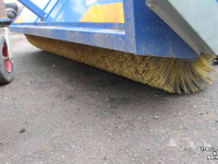 Balayeur AP VHZ2750 HH LW3 veegmachine rolbezem rolveger met opvangbak
