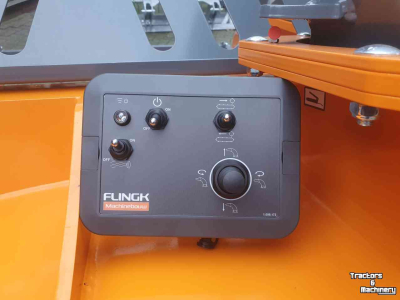 Distributeur de paille pour des logettes Flingk SHC