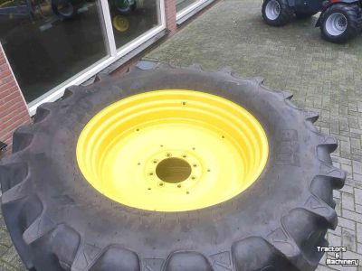 Roues, Pneus, Jantes, Barillets Jumelage  Voor 420/70-R28 Achter 520/70-R38
