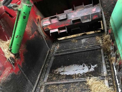Coupe-blocs d'ensilage Strautmann SiloBlitz 220 KO