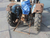 Tracteurs anciens Ford Fordson Dextra met frontlader voorlader opknapper oldtimer