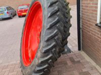 Tracteur Fendt VERPLEGINGSWIELEN 300/95R52