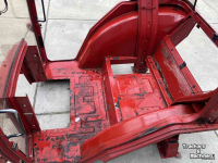 Pièces d‘occasion pour tracteurs International kaal cabine frame van een 845XL, 4 cilinder XL cabine met korte poken