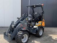 Chargeuse sur pneus Giant G 2200 E Shovel Kniklader