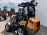 Chargeuse sur pneus Giant G 2200 E Shovel Kniklader
