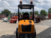 Chargeuse sur pneus Giant G 2200 E Shovel Kniklader