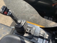 Chargeuse sur pneus Giant G 2200 E Shovel Kniklader