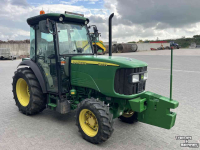 Tracteur pour vignes et vergers John Deere 5615 v