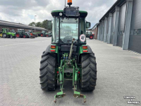 Tracteur pour vignes et vergers John Deere 5615 v