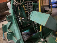 Transplanteuse d‘arbres  RZS-2 boomplantmachine