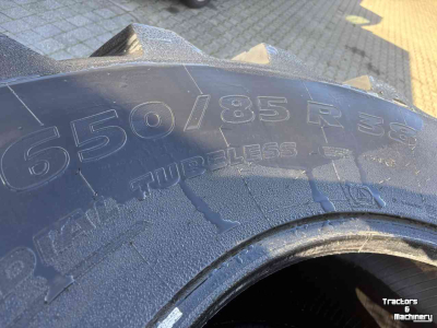 Roues, Pneus, Jantes, Barillets Jumelage  650/85R38 Michelin en Good Year