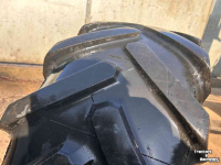 Roues, Pneus, Jantes, Barillets Jumelage Michelin 405/70R20 op velg