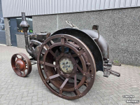 Tracteurs anciens Lanz-Bulldog HN1 12/20