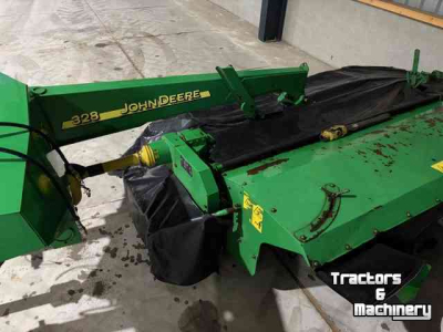 Faucheuse John Deere 328