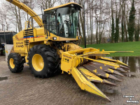 Ensileuse automotrice New Holland FX 450