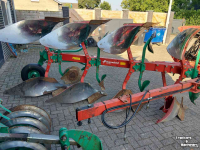 Charrues Kverneland VD 85 4 schaar ploeg met Packomat vorenpakker