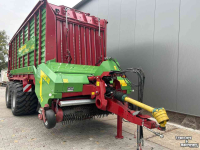Autochargeuse Strautmann Giga Vitesse CFS 4002. Kort-snijwagen.