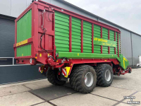 Autochargeuse Strautmann Giga Vitesse CFS 4002. Kort-snijwagen.