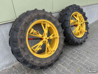 Autres roues, pneus, jantes et accessoires Molcon Dubbellucht Molcon 5-ster 12.4R28 naast 15.5x25